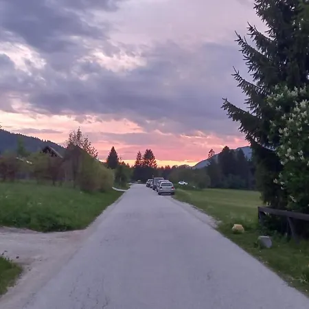 Apartma Podkoren 82 *