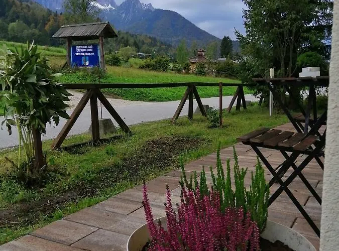 Apartma Podkoren 82 *